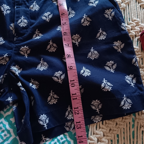 Old Navy~ Navy Blue White Floral High Waist Shorts Size 4 - Picture 6 of 10